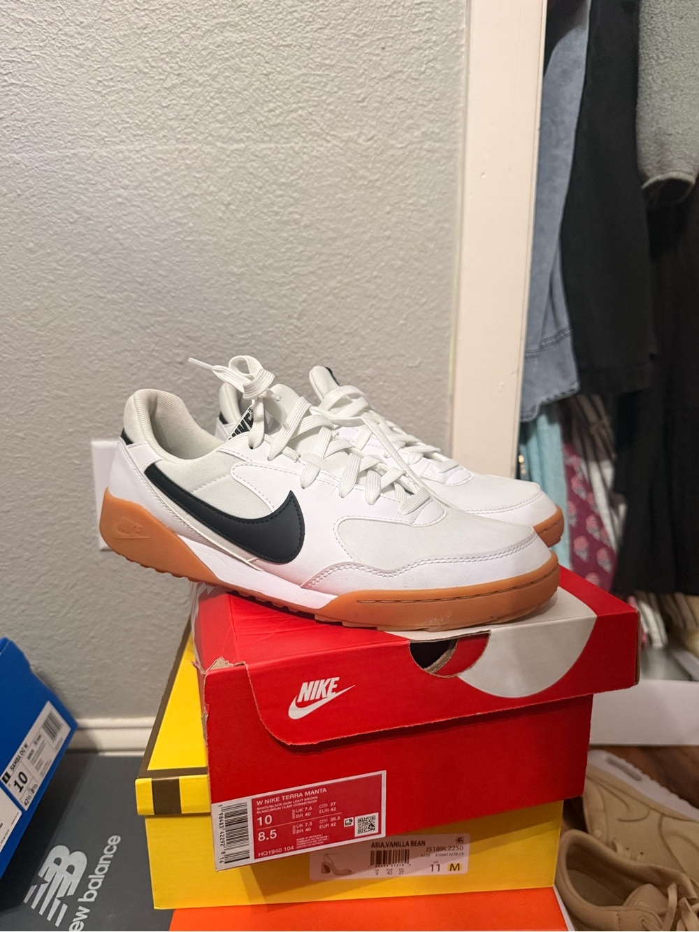 Nike Men’s White Sneakers with Black Swoosh and Gum Sole